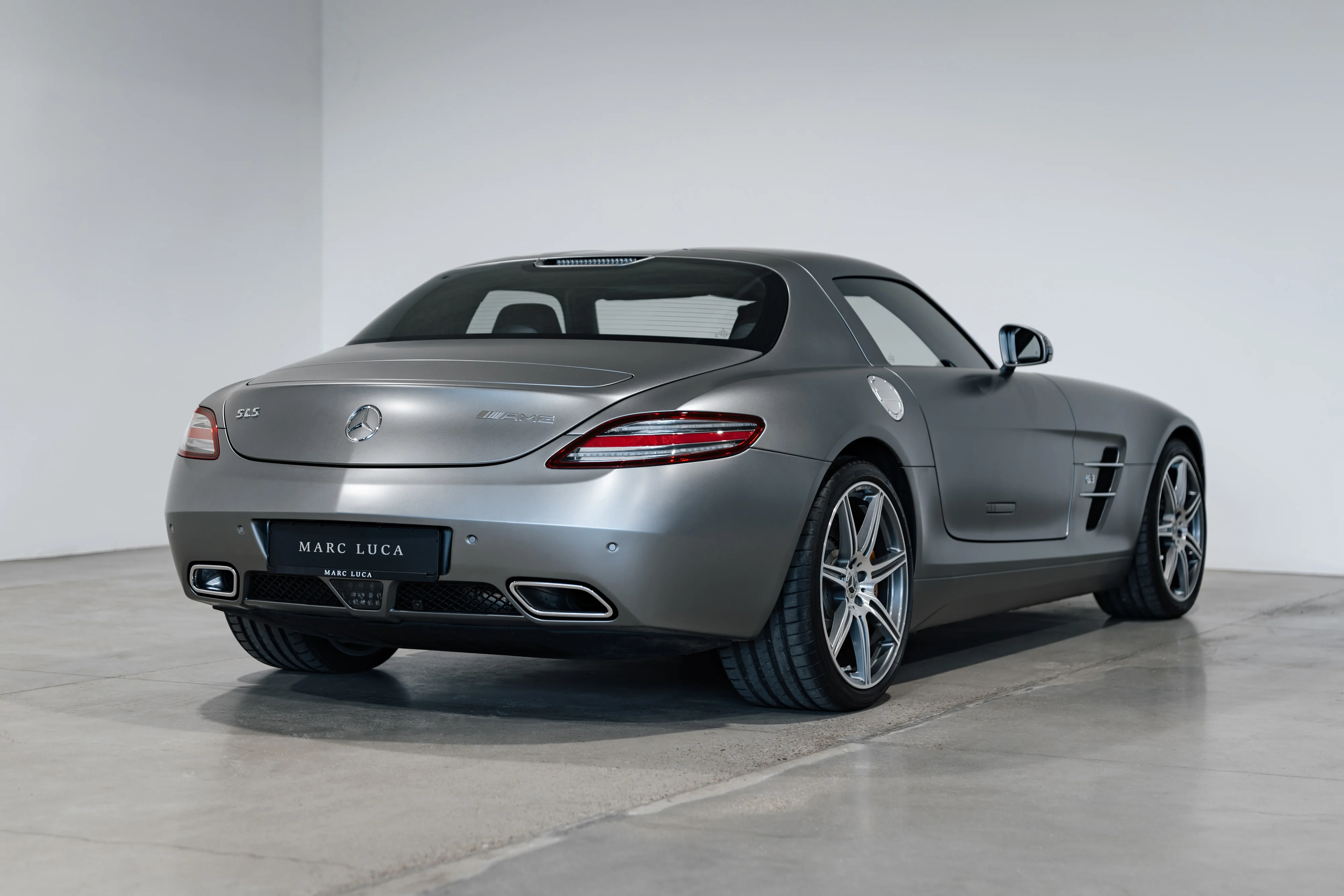 Mercedes-Benz SLS AMG